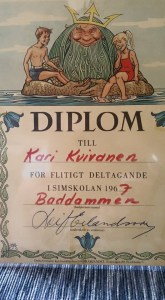 Diplom från simskolan i baddammen. 